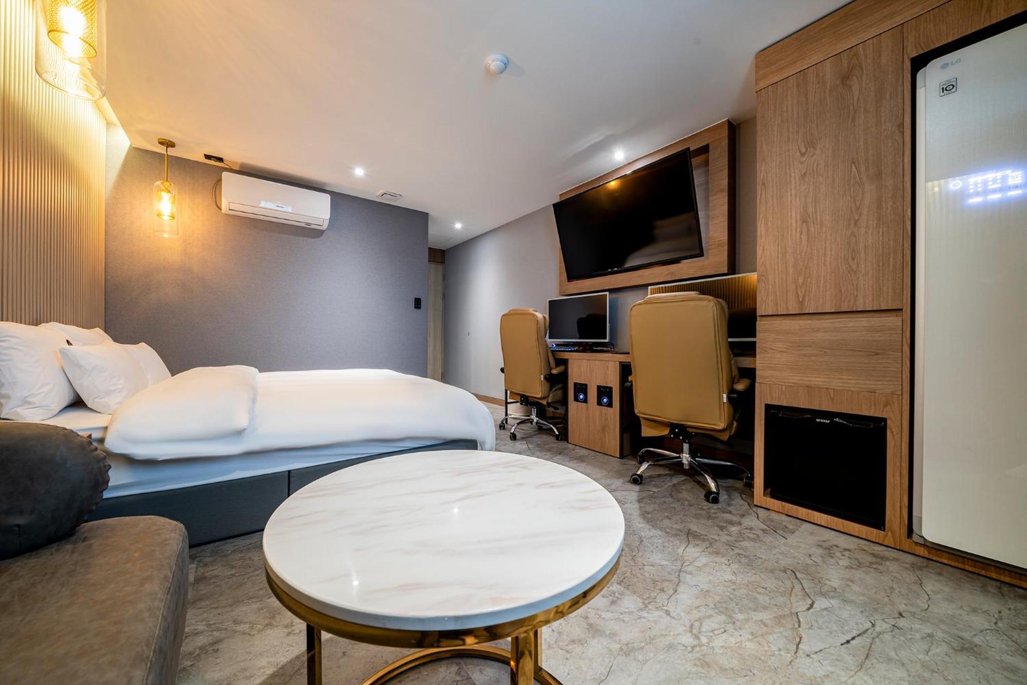 Urban Brown Hotel Chungju City Hall Exterior foto